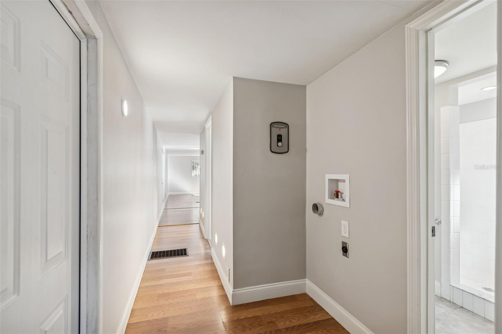 Image 31 of 39 For 5464 Wilson Point