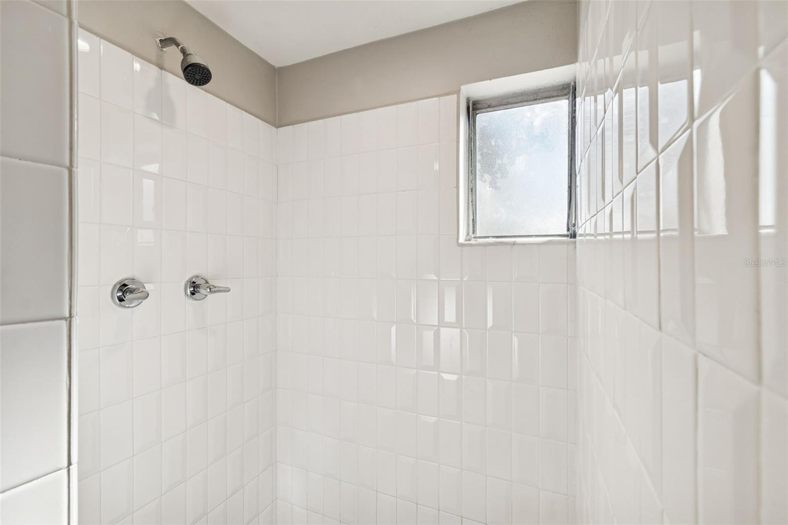 Image 33 of 39 For 5464 Wilson Point