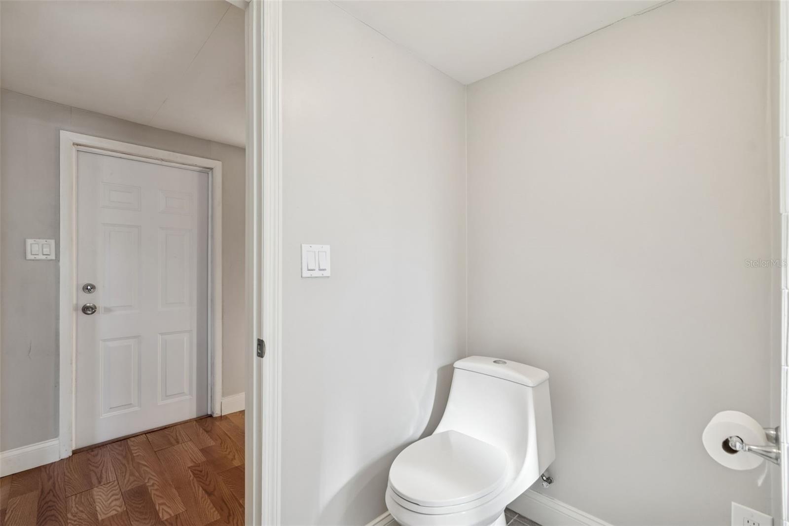 Image 34 of 39 For 5464 Wilson Point