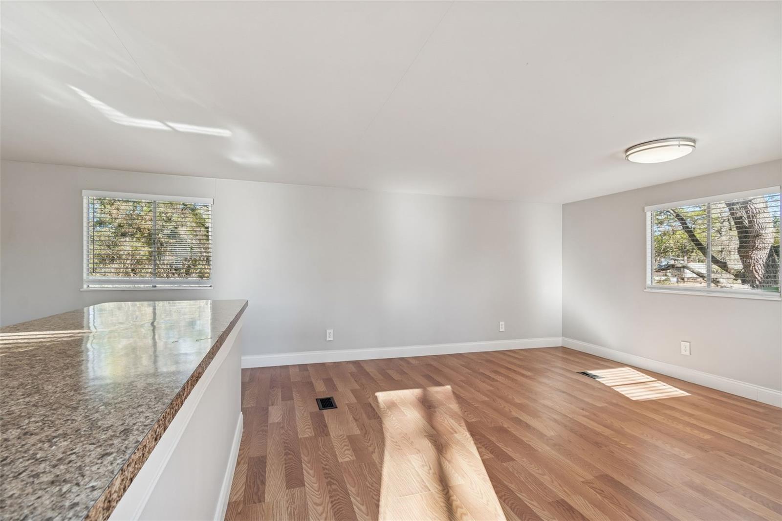 Image 5 of 39 For 5464 Wilson Point