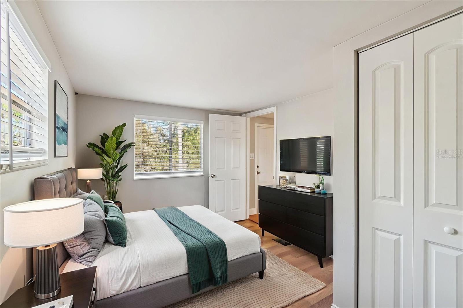 Image 8 of 39 For 5464 Wilson Point