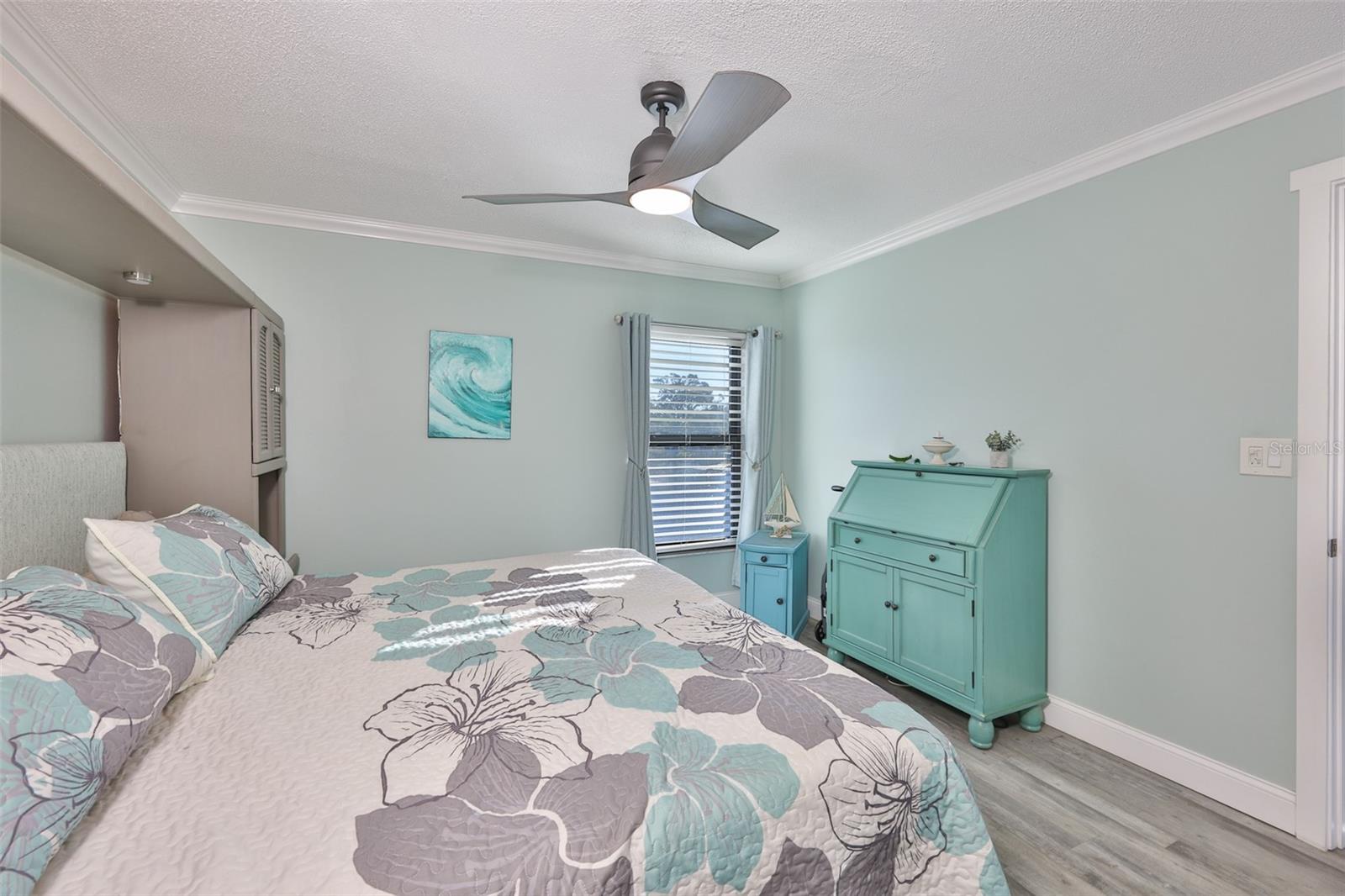 Image 14 of 38 For 6077 113th Street 610