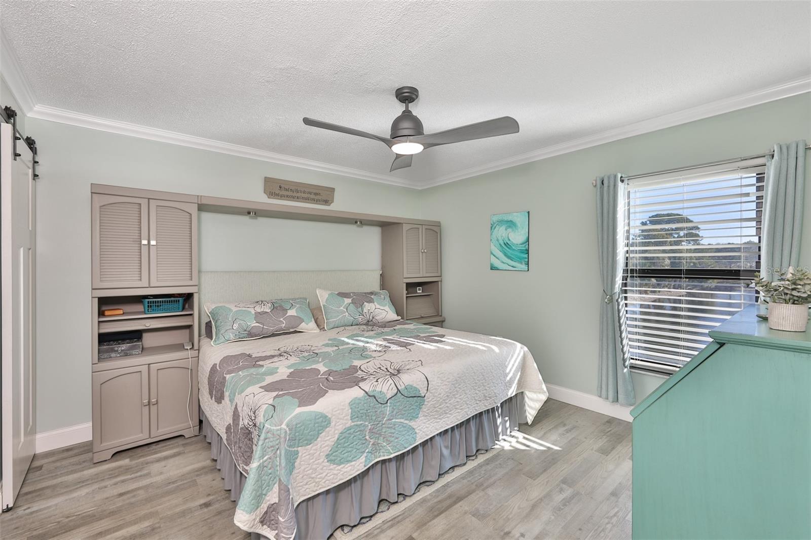 Image 15 of 38 For 6077 113th Street 610