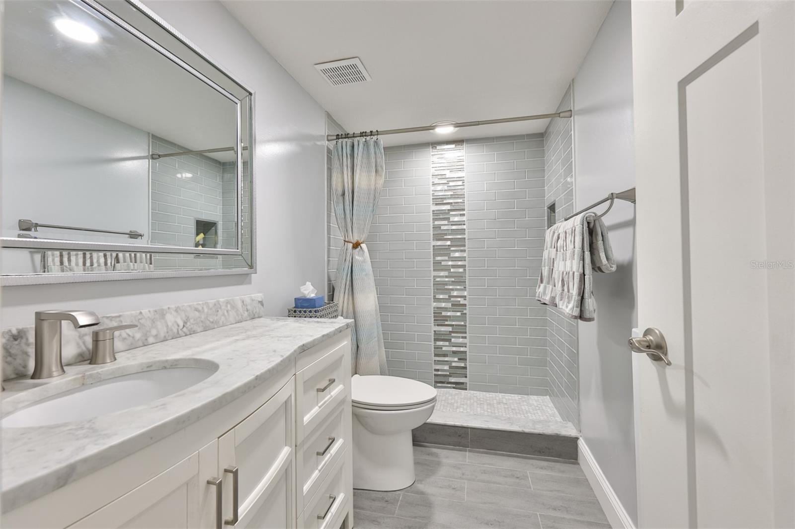 Image 23 of 38 For 6077 113th Street 610