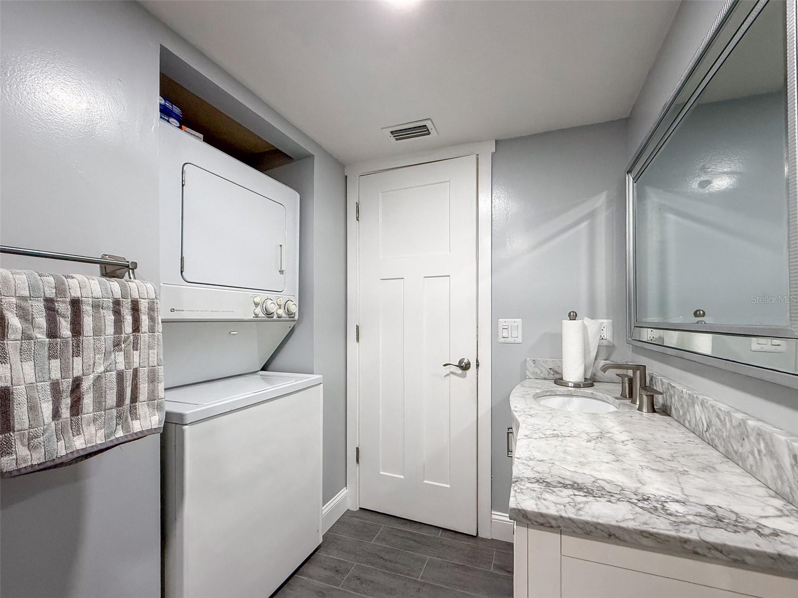 Image 26 of 38 For 6077 113th Street 610