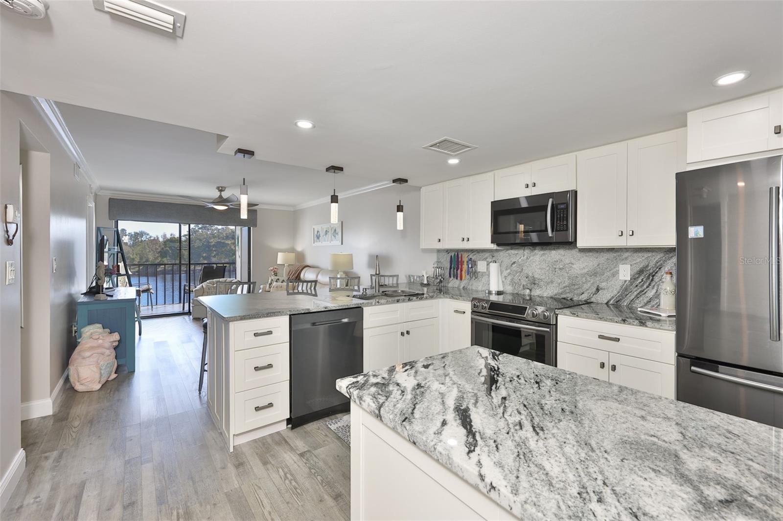 Image 4 of 38 For 6077 113th Street 610