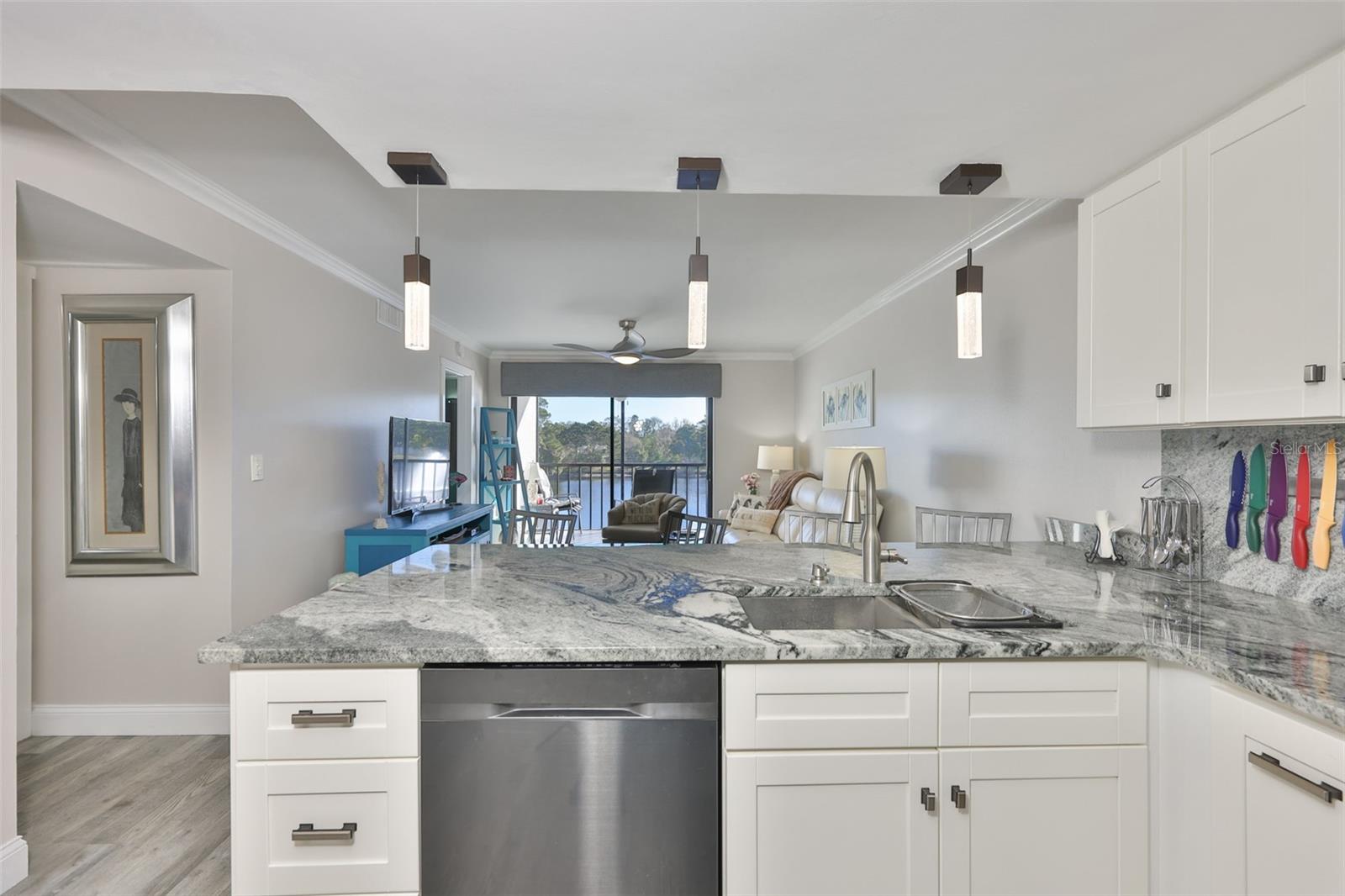 Image 7 of 38 For 6077 113th Street 610