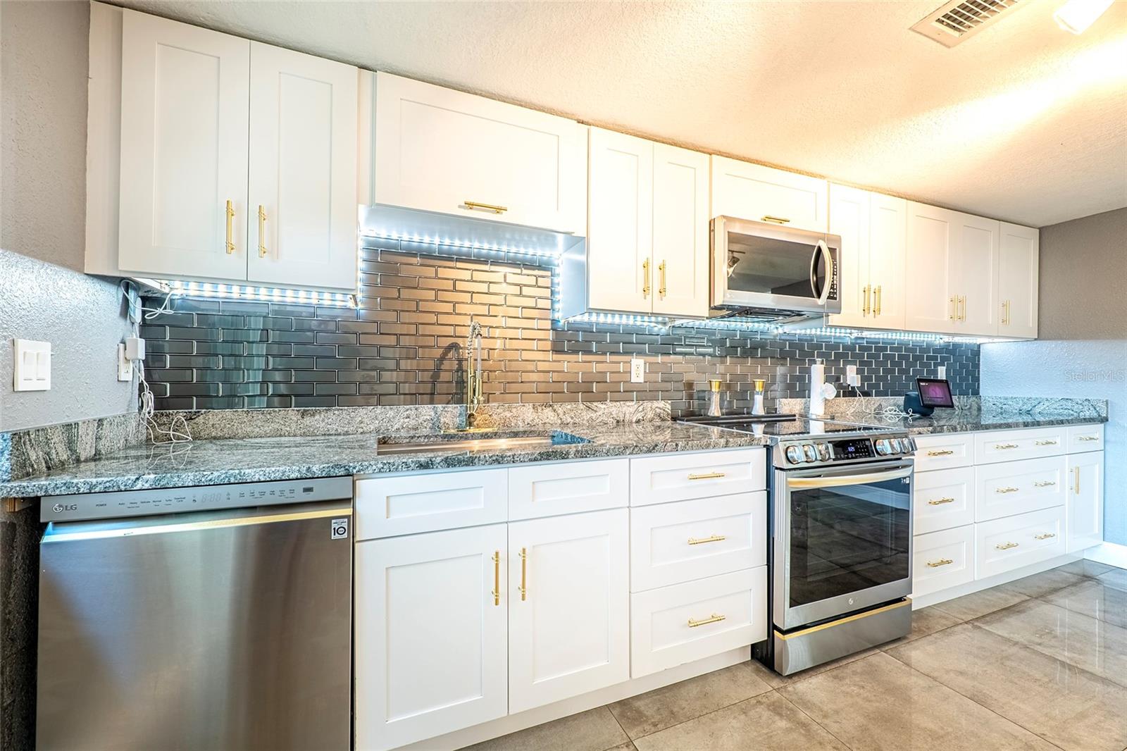 Image 11 of 56 For 12300 Partridge Hill Row