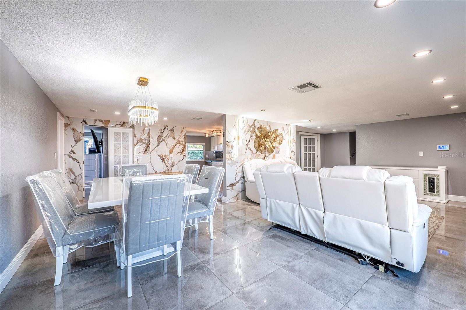 Image 18 of 56 For 12300 Partridge Hill Row