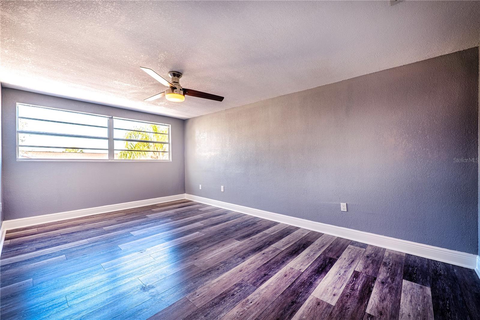 Image 35 of 56 For 12300 Partridge Hill Row