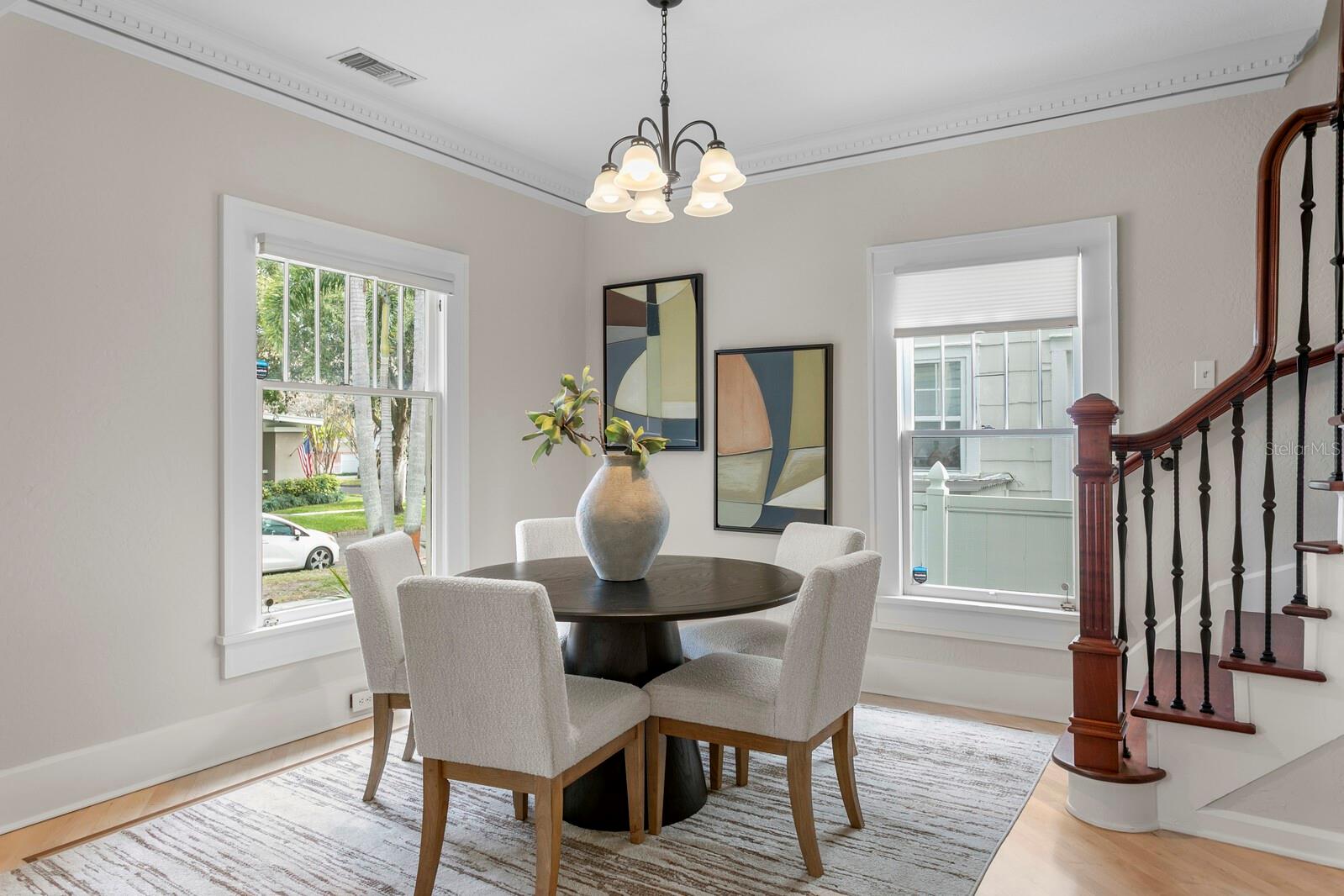 Listing photo id 11 for 446 13th Avenue Ne