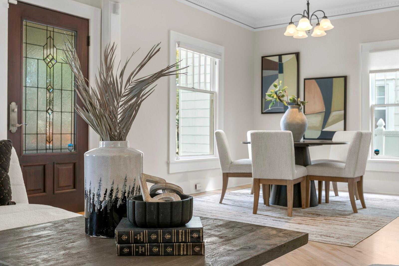 Listing photo id 12 for 446 13th Avenue Ne