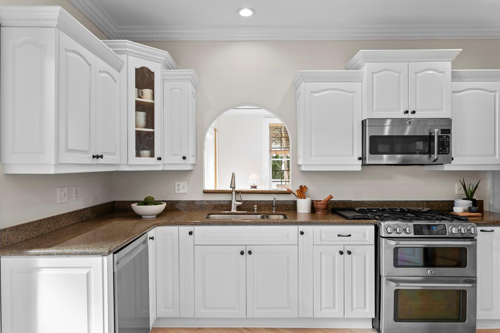 Listing photo id 15 for 446 13th Avenue Ne