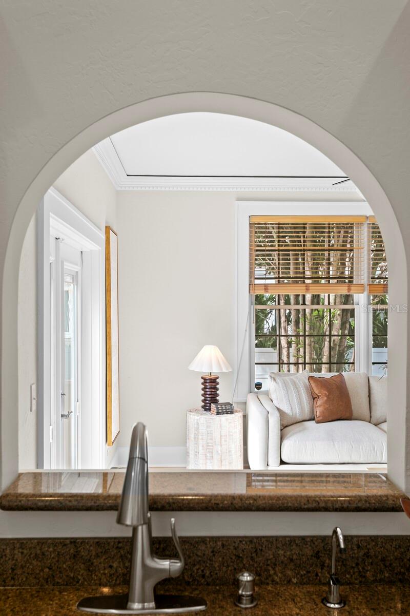 Listing photo id 19 for 446 13th Avenue Ne