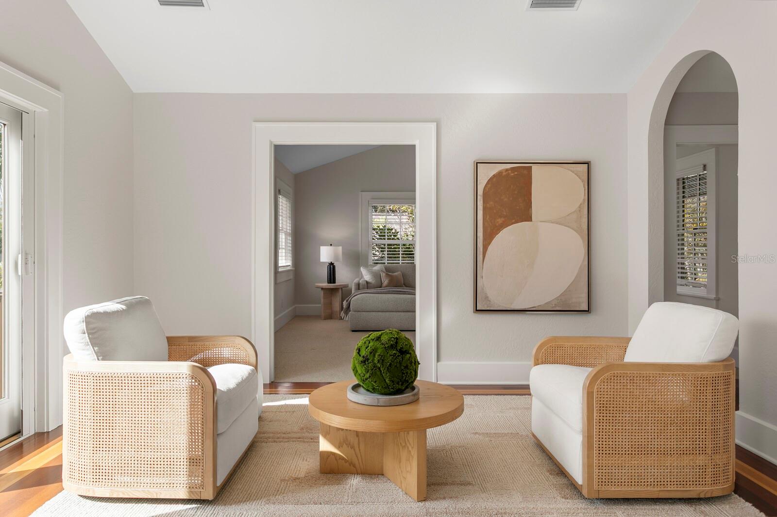 Listing photo id 21 for 446 13th Avenue Ne