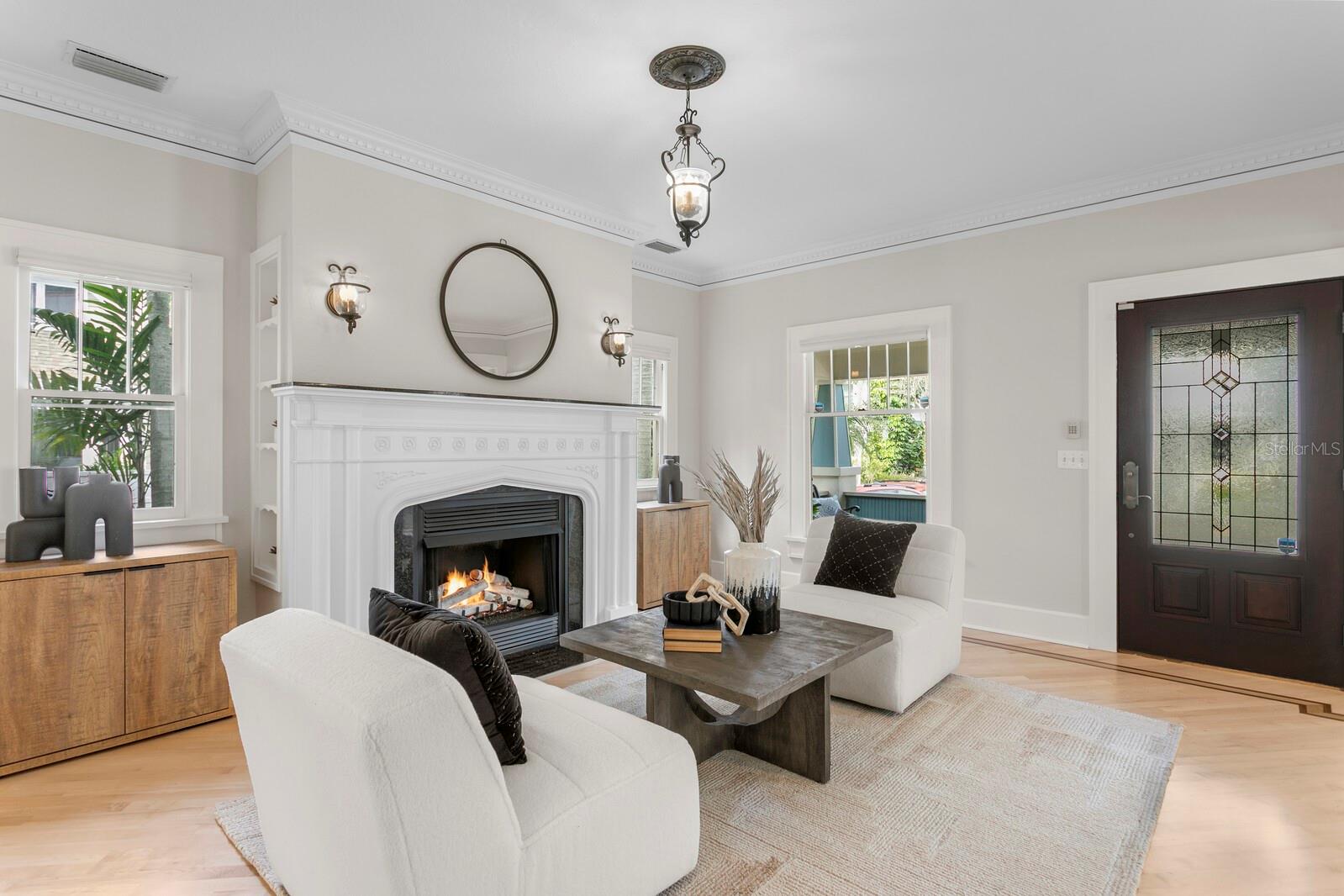 Listing photo id 1 for 446 13th Avenue Ne