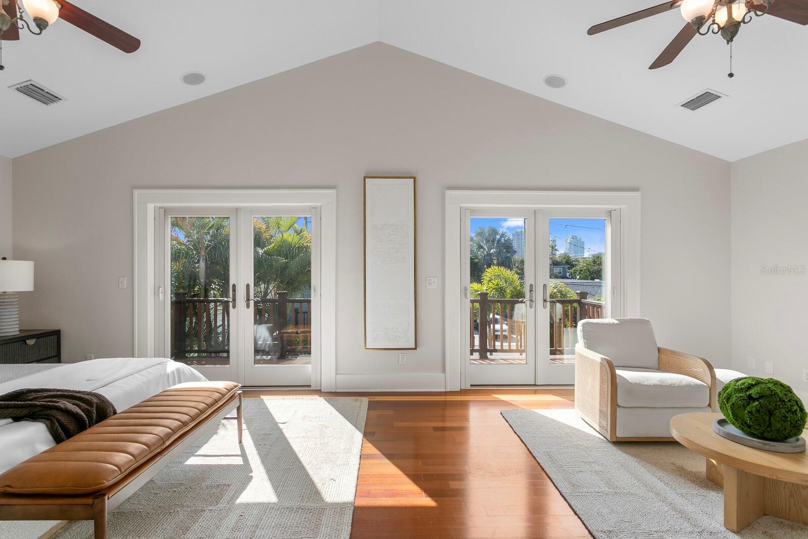 Listing photo id 30 for 446 13th Avenue Ne