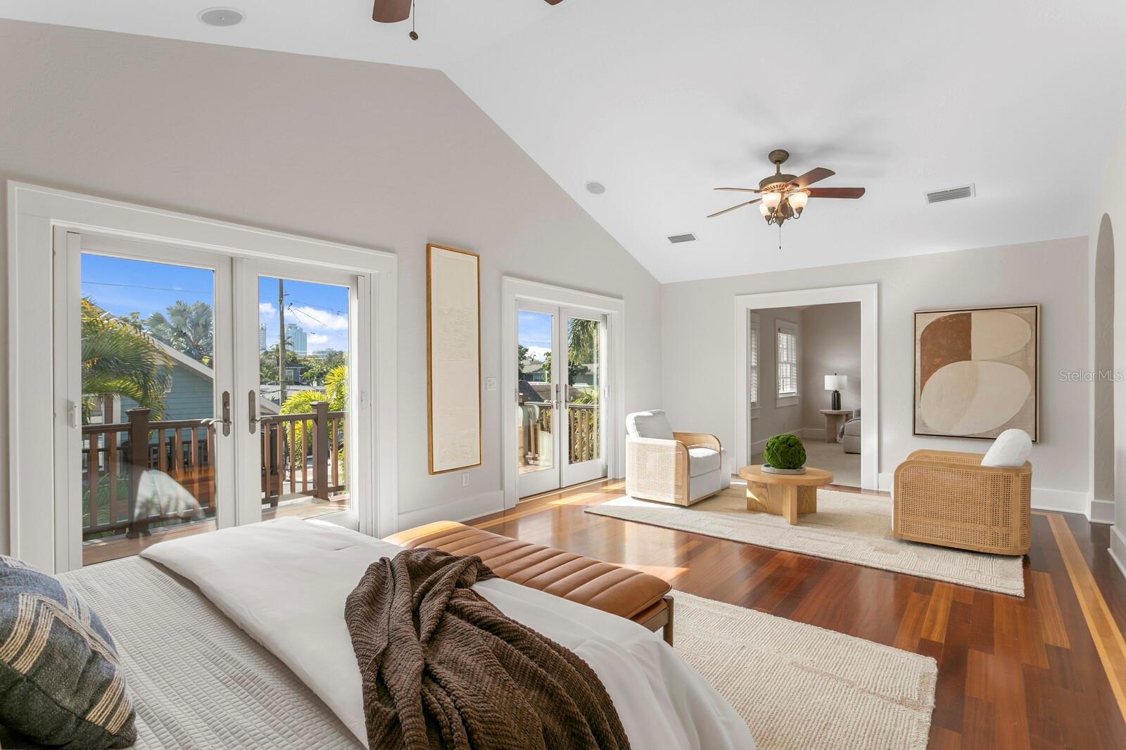 Listing photo id 31 for 446 13th Avenue Ne