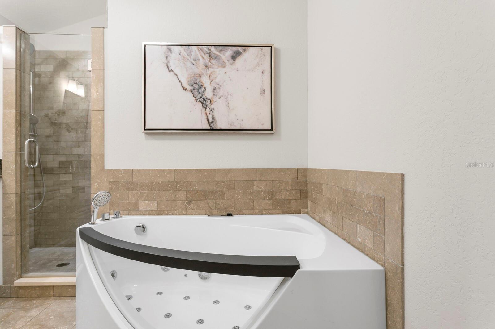 Listing photo id 34 for 446 13th Avenue Ne