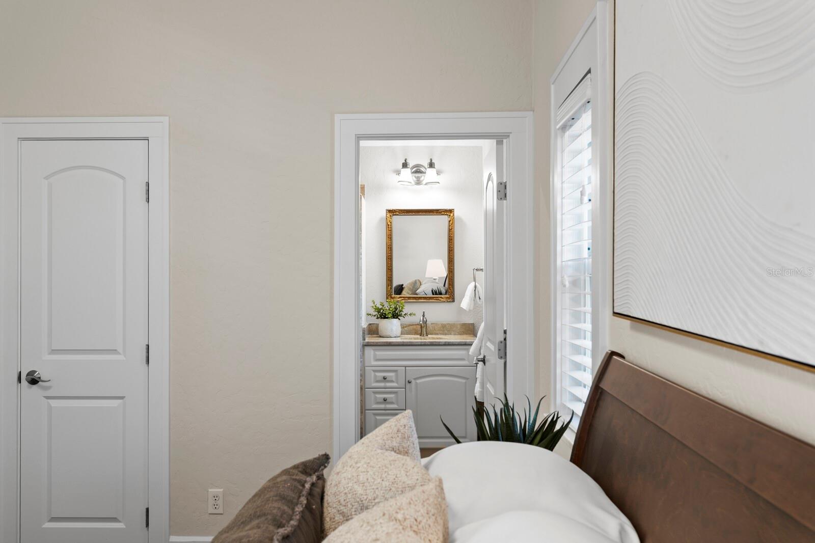 Listing photo id 36 for 446 13th Avenue Ne