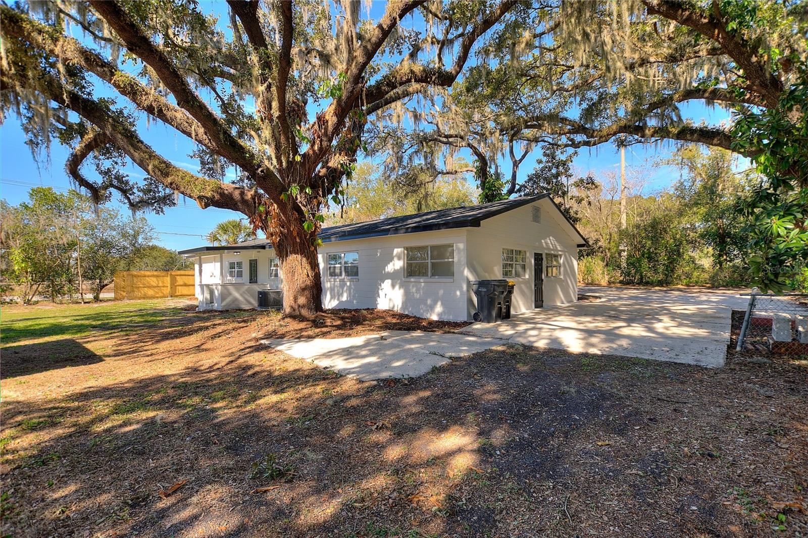 Listing photo id 8 for 2934 Bella Vista Street