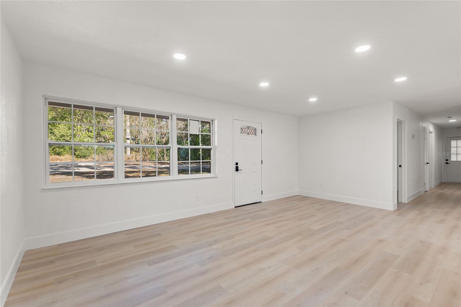 Listing photo id 12 for 2934 Bella Vista Street