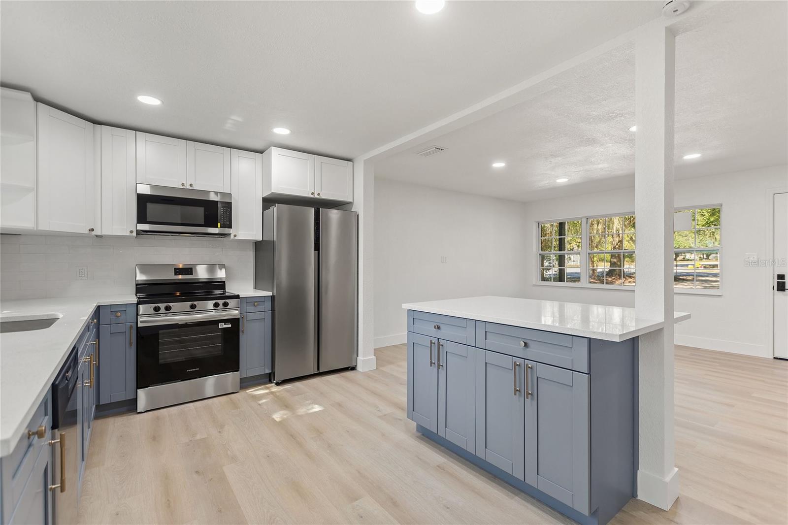 Listing photo id 19 for 2934 Bella Vista Street