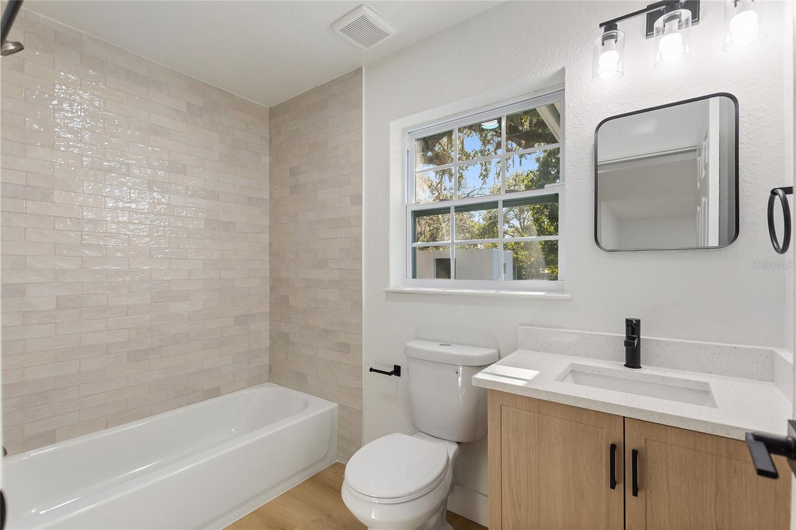 Listing photo id 21 for 2934 Bella Vista Street