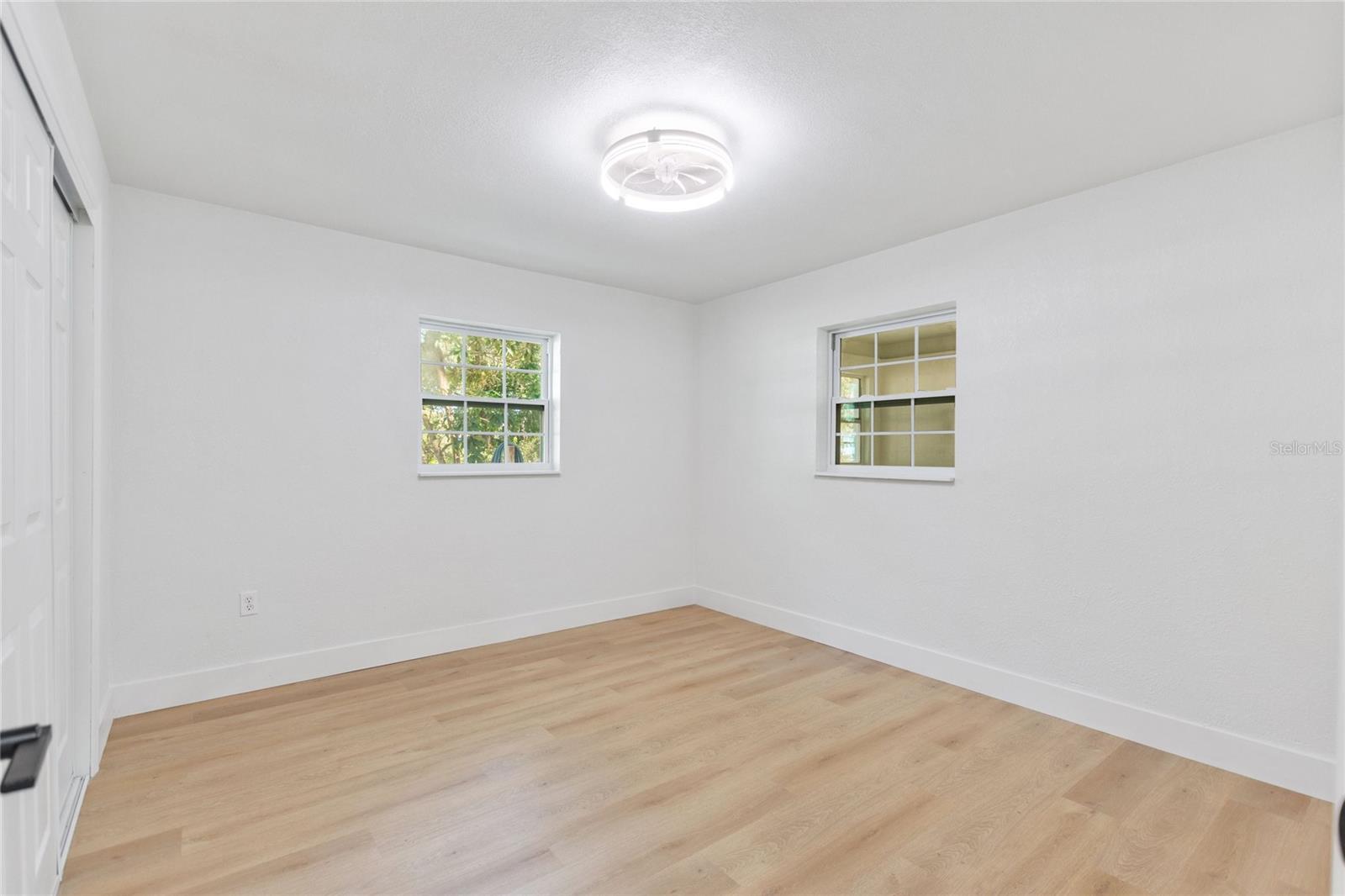 Listing photo id 24 for 2934 Bella Vista Street