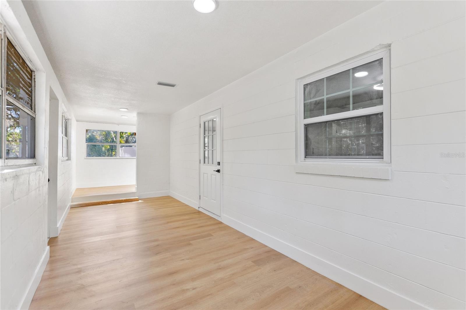 Listing photo id 29 for 2934 Bella Vista Street