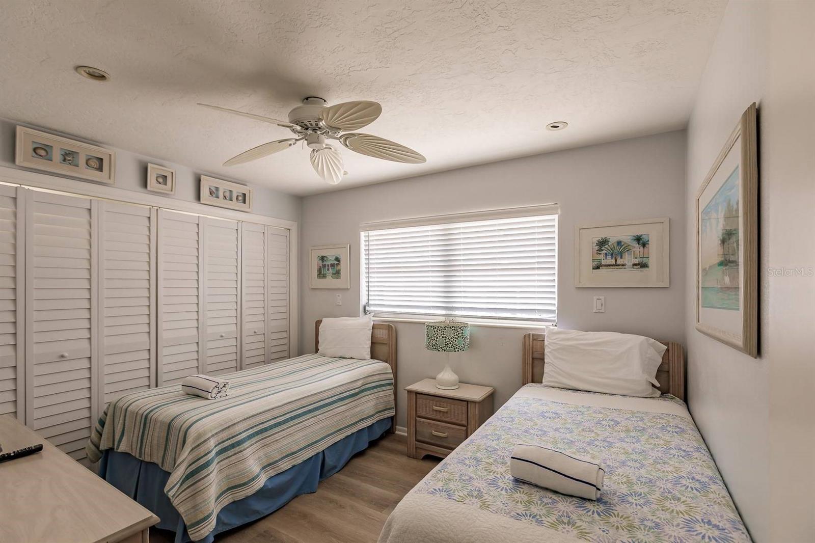 Image 7 of 12 For 6020 Midnight Pass Road 59