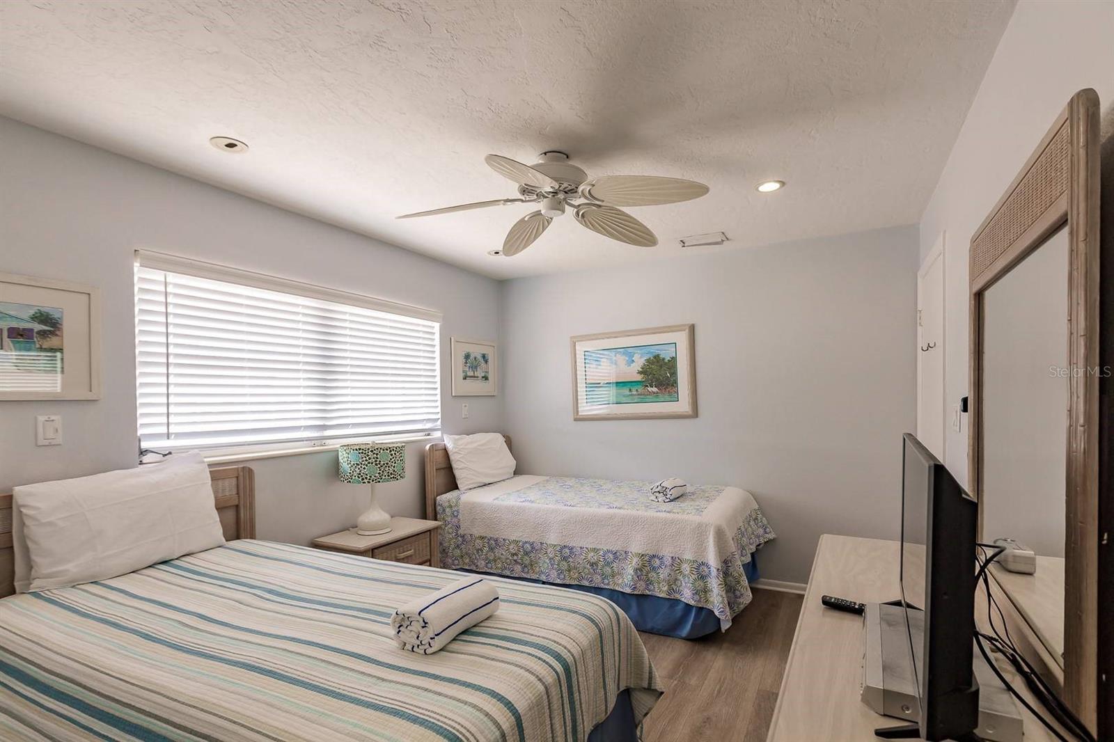 Image 8 of 12 For 6020 Midnight Pass Road 59