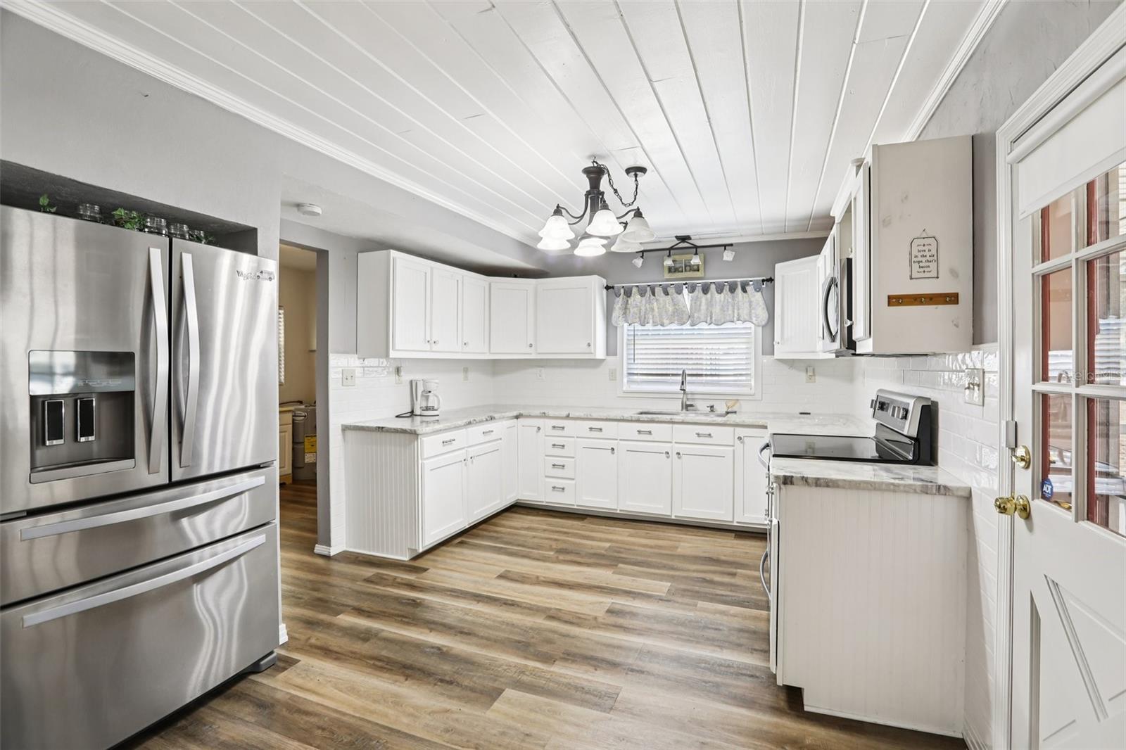 Image 11 of 38 For 33137 Cercelia Road