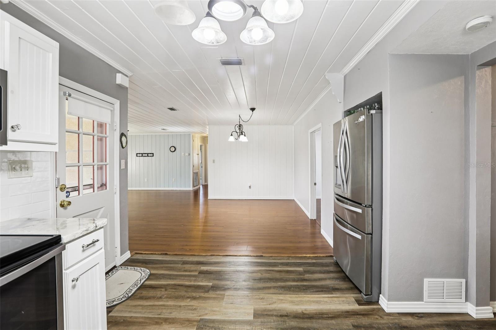 Image 12 of 38 For 33137 Cercelia Road