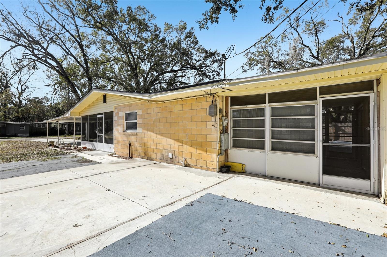 Image 25 of 38 For 33137 Cercelia Road