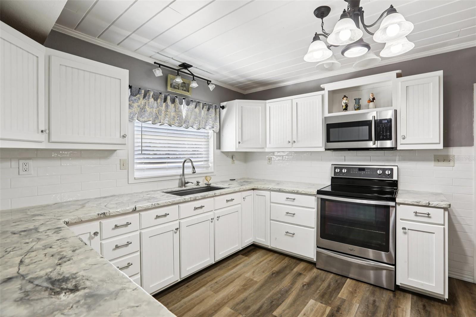 Image 3 of 38 For 33137 Cercelia Road