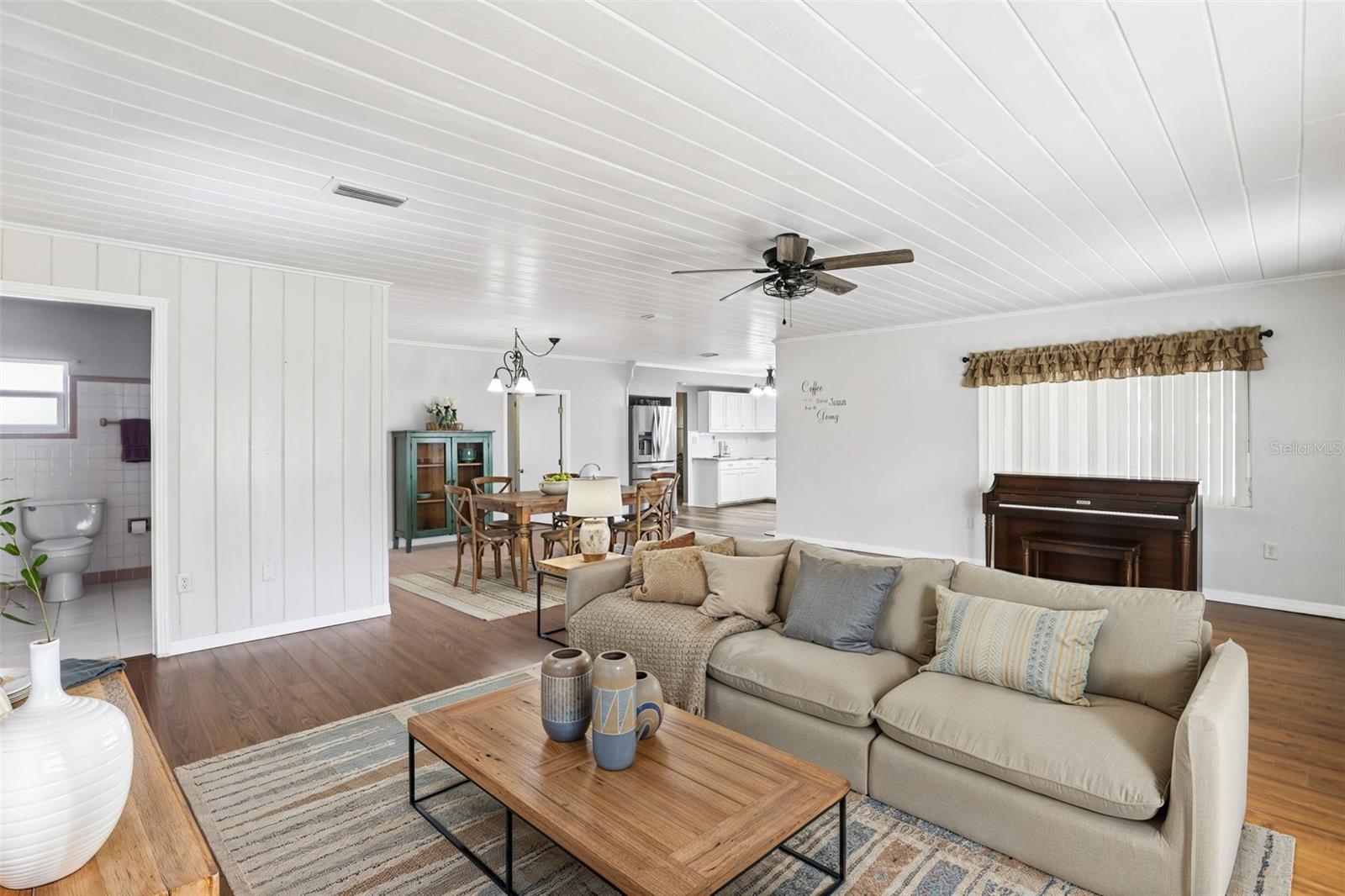 Image 4 of 38 For 33137 Cercelia Road