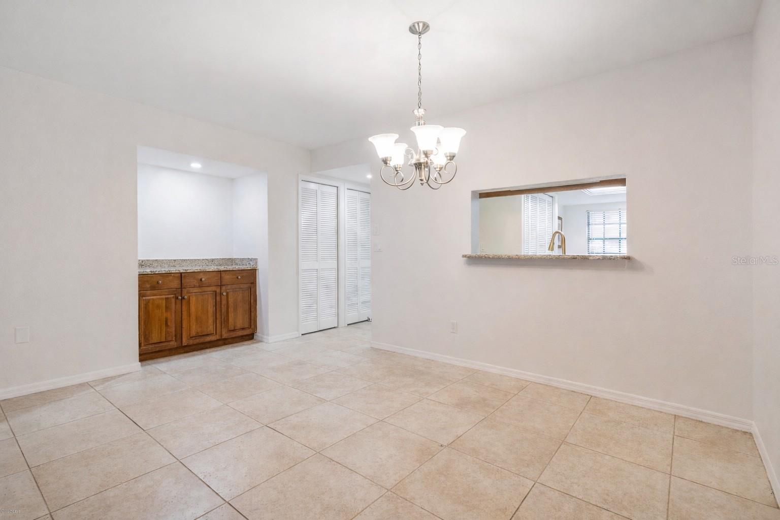 Image 11 of 34 For 2020 Lakeview Drive 105