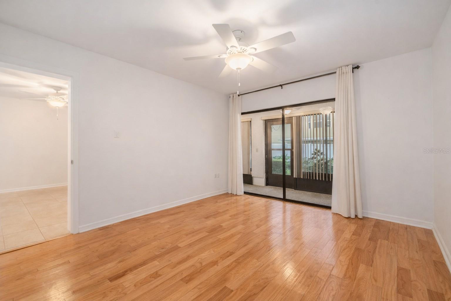 Image 17 of 34 For 2020 Lakeview Drive 105