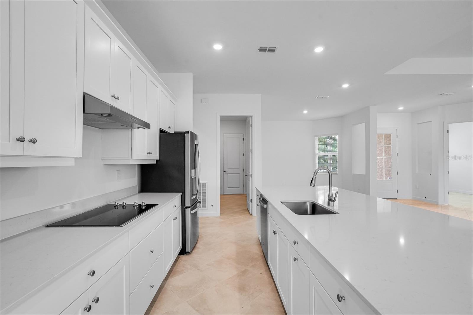 Image 14 of 31 For 8186 Dressel Street