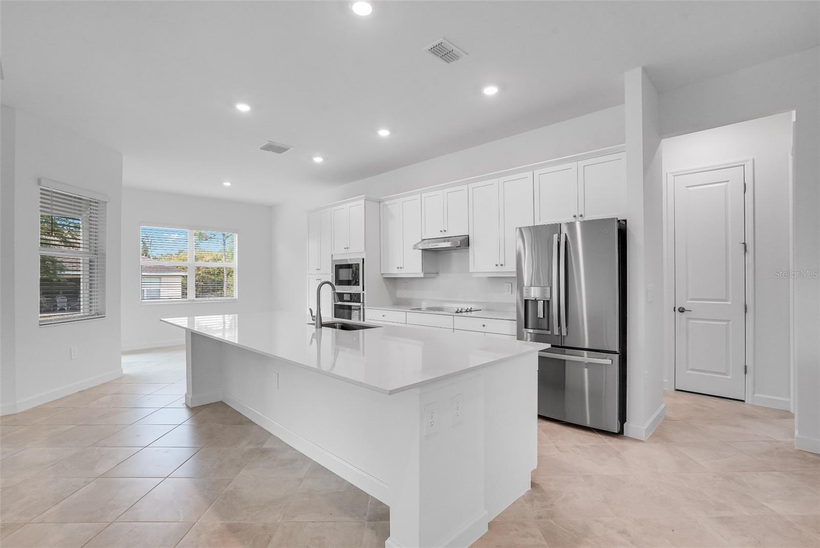 Image 17 of 31 For 8186 Dressel Street