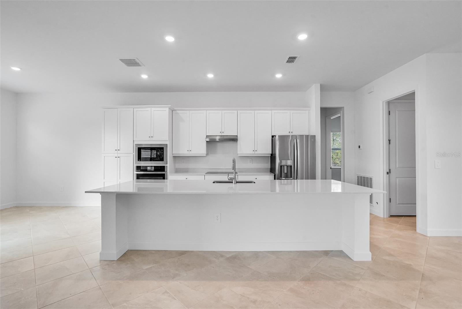 Image 18 of 31 For 8186 Dressel Street