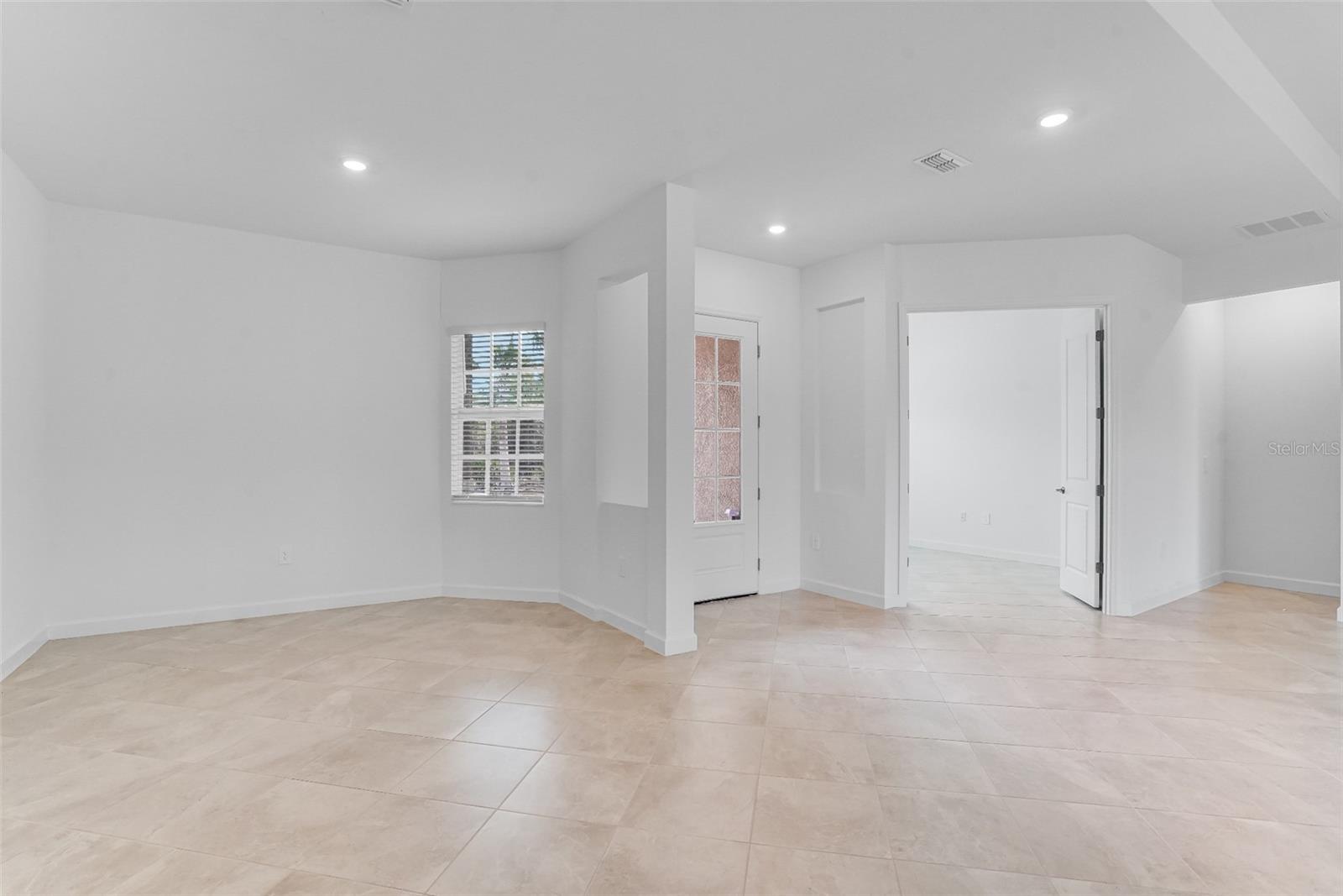 Image 8 of 31 For 8186 Dressel Street