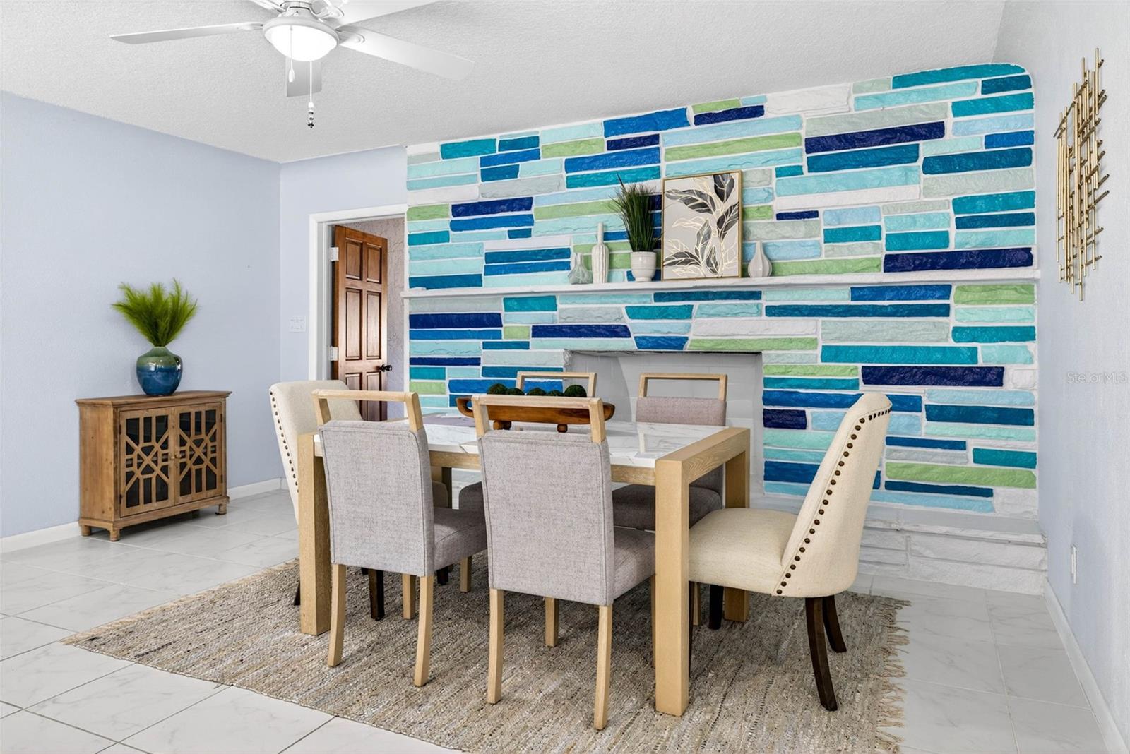 Listing photo id 8 for 6701 Burlington Avenue N