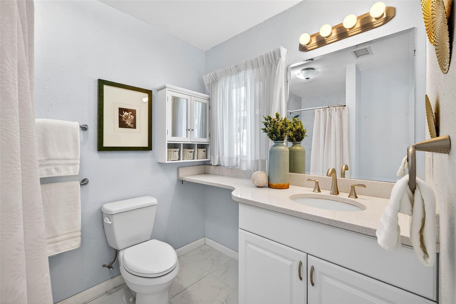 Listing photo id 23 for 6701 Burlington Avenue N