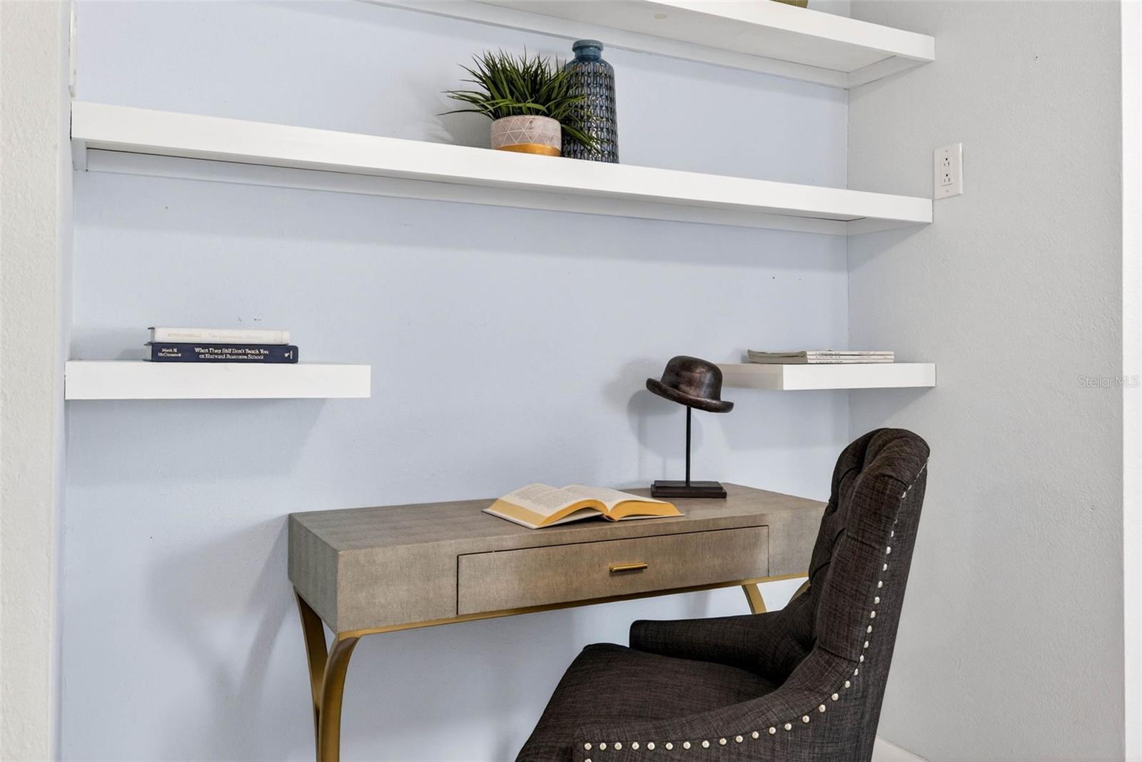 Listing photo id 26 for 6701 Burlington Avenue N