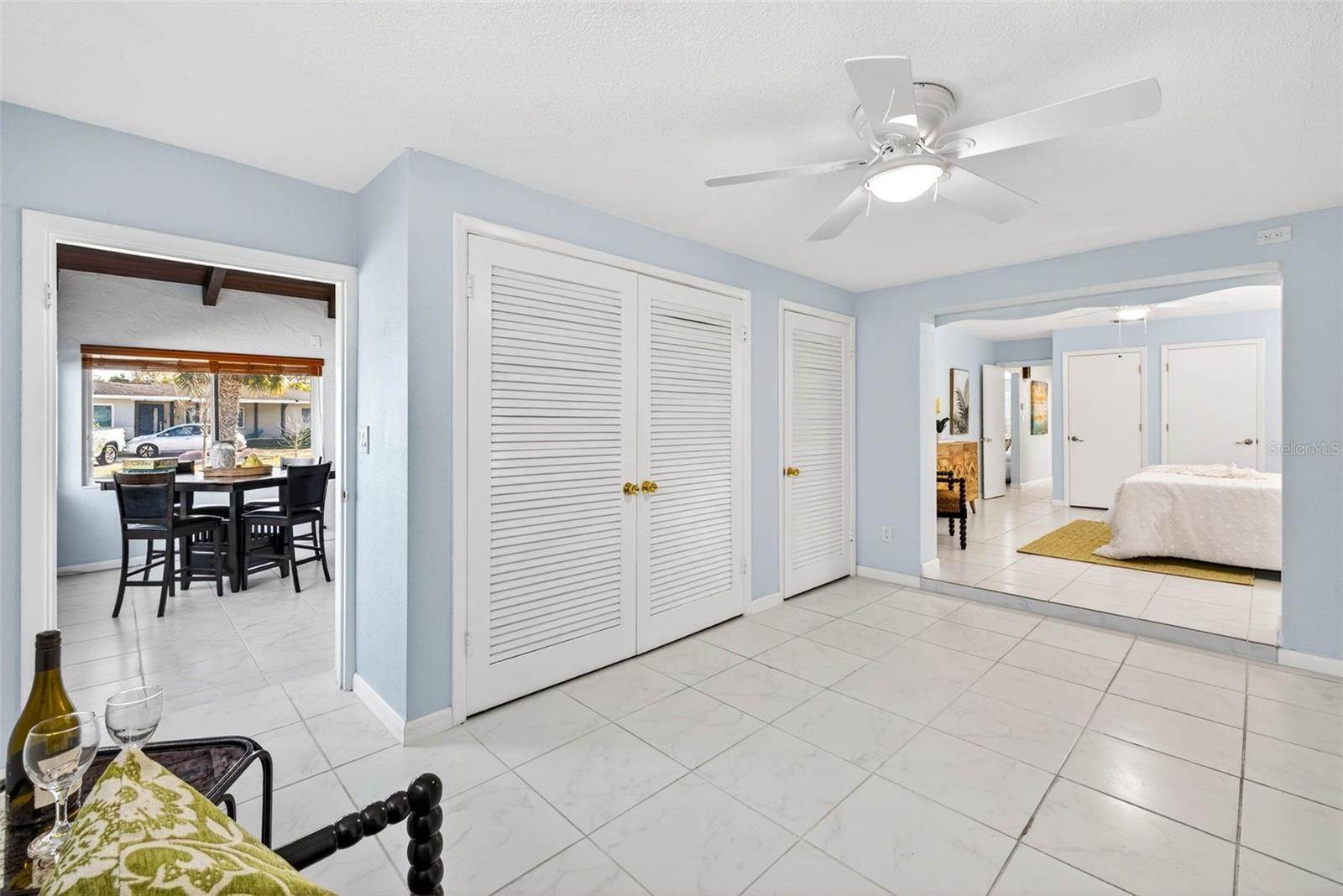 Listing photo id 27 for 6701 Burlington Avenue N