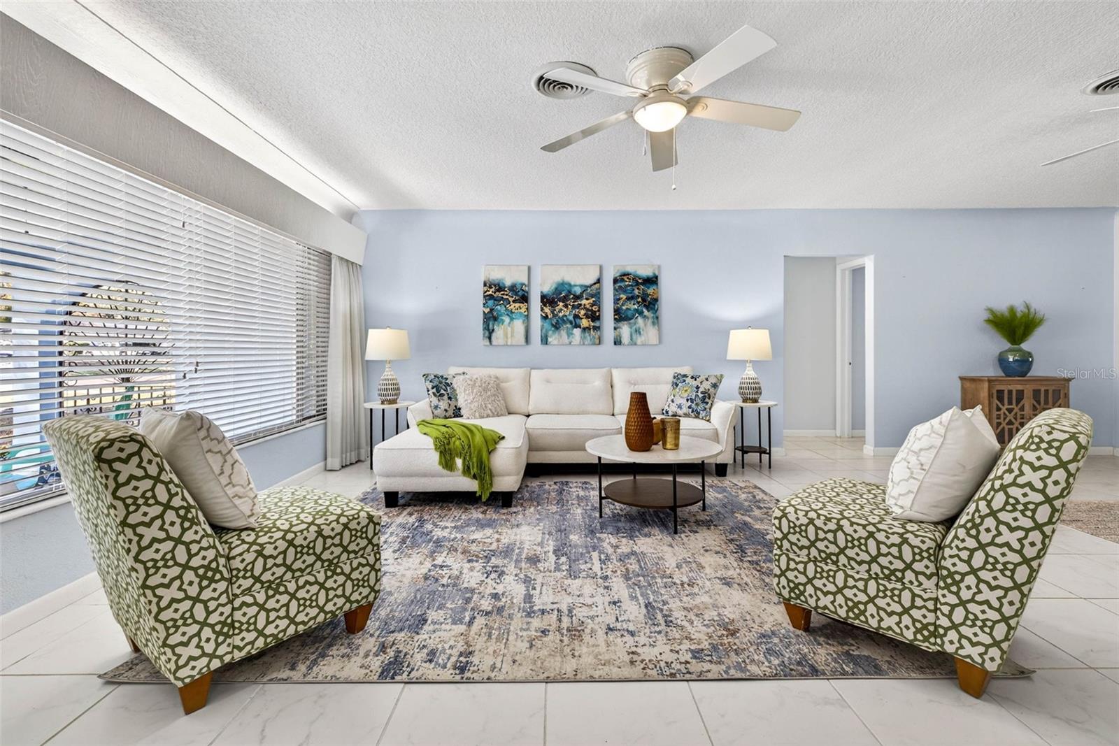 Listing photo id 6 for 6701 Burlington Avenue N