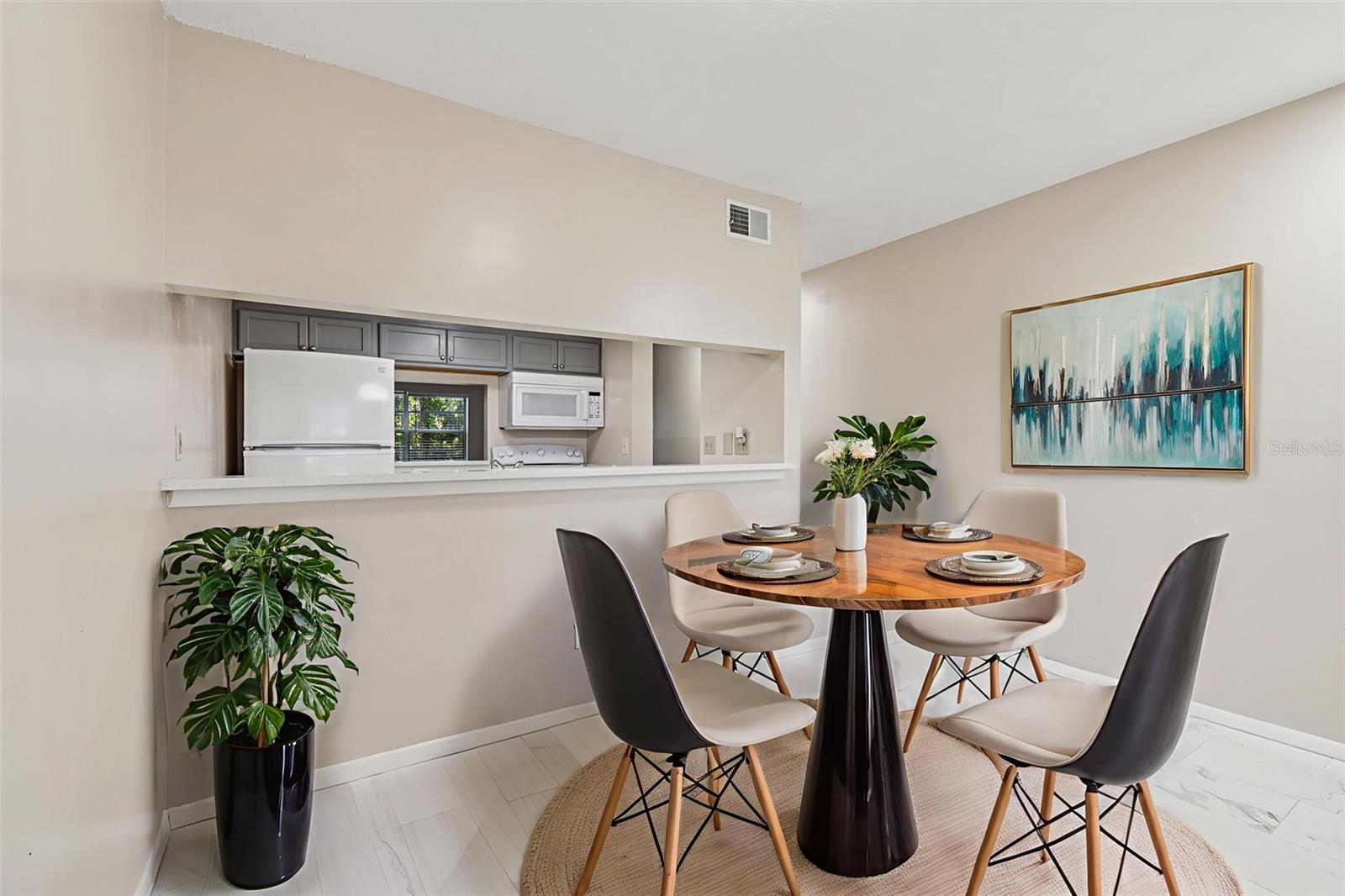 Image 16 of 93 For 7015 Waterside Drive 1