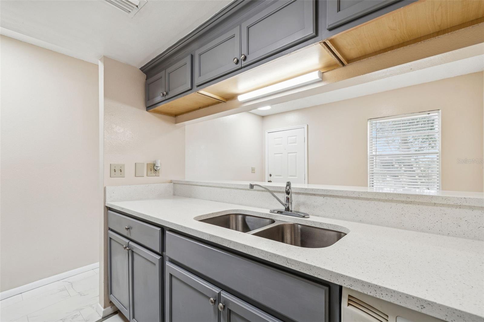 Image 26 of 93 For 7015 Waterside Drive 1